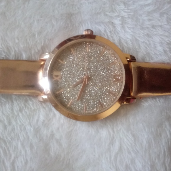 Watch - Picture 1 of 2